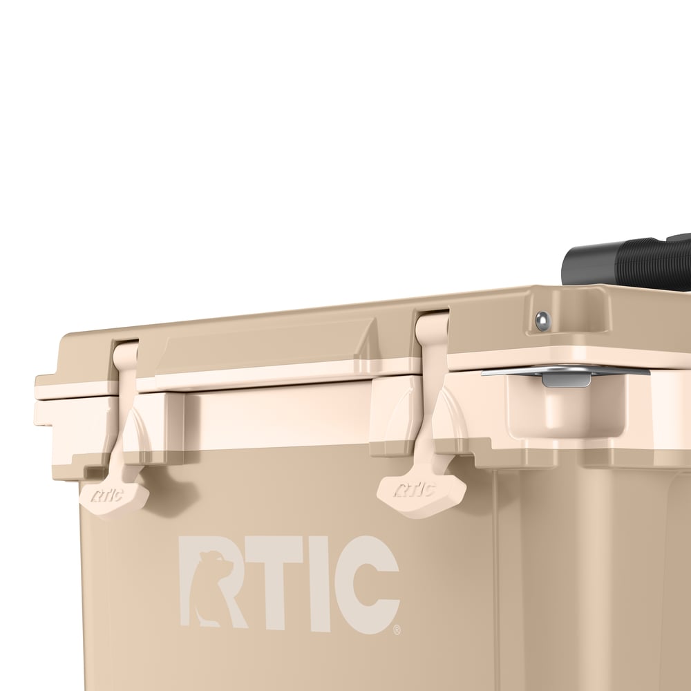 22 QT Ultra-Light Wheeled Cooler Beach - Image 8
