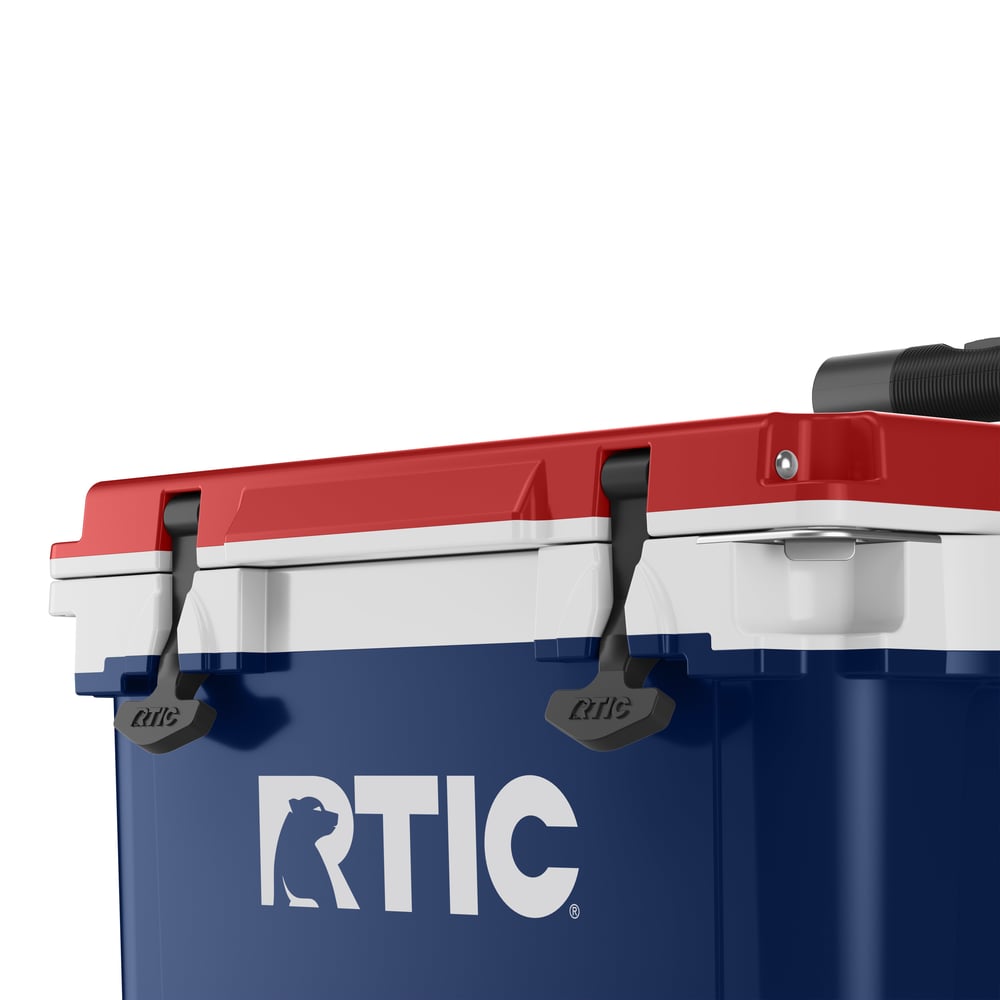 22 QT Ultra-Light Wheeled Cooler Patriot - Image 9