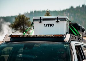 52 QT Ultra-Light Cooler White & Grey