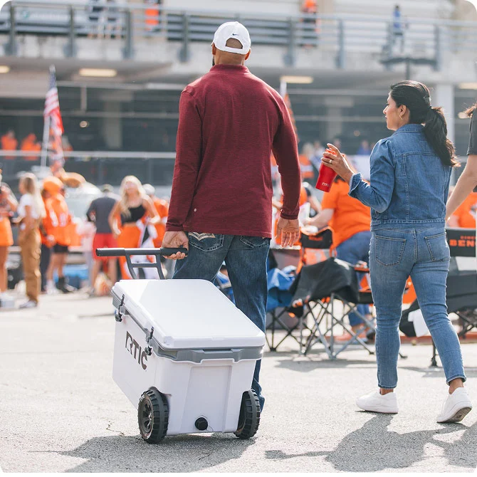 TAILGATING